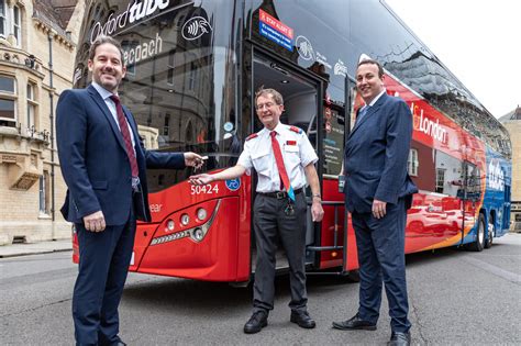 New coaches take to the road, a Christmas treat for Oxford Tube ...