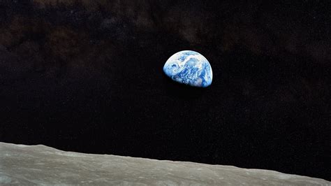 Earthrise [2560 x 1440] : wallpaper