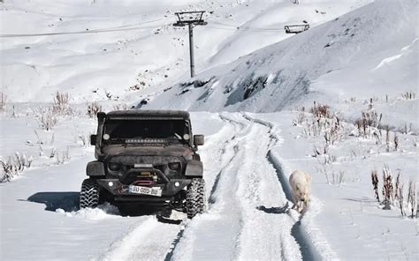 How Many Inches of Snow Require Chains? A Detailed Guide