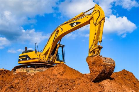 Nine Different Excavator Types & Their Uses