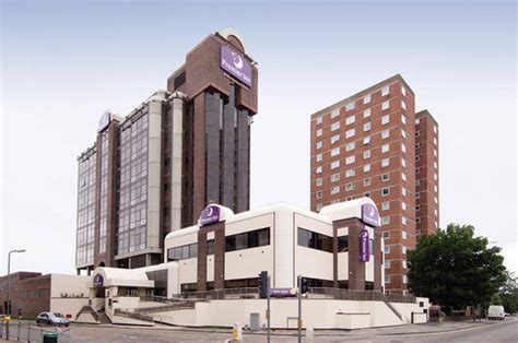 Premier Inn Sunbury - Kempton Park: 2018 Prices, Reviews & Photos (Greater London) - Hotel ...