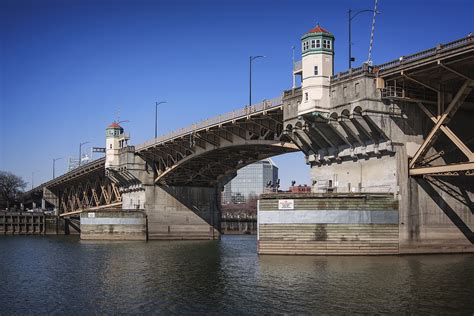File:Portland, OR — Burnside Bridge.jpg - Wikimedia Commons