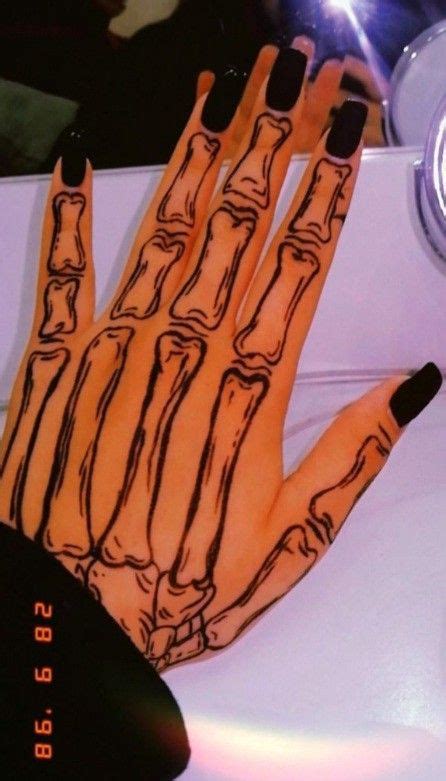 Skull Drawing On Hand, Skeleton Hands Drawing, Skeleton Hand Tattoo, Bone Drawing, Skull Hand ...