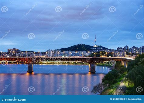 Night View of Seongsu Bridge and Namsan Tower in Seoul, Korea Stock ...