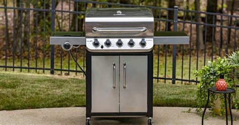 Best Small Gas Grill Reviews 2023 - AtOnce