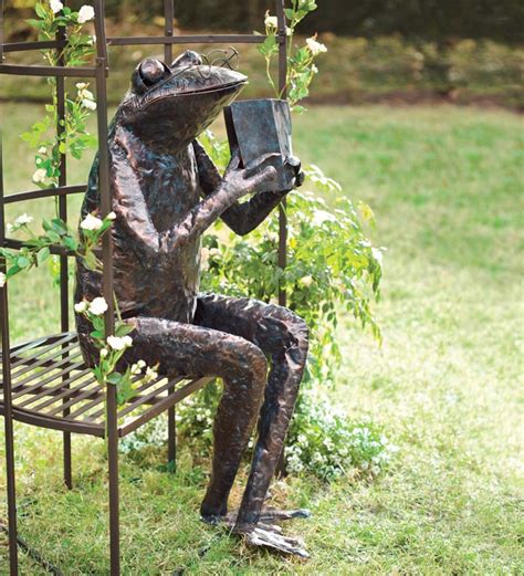 15 Colorful & Creative Metal Frog Sculptures | Frog statues, Frog decor, Garden statues