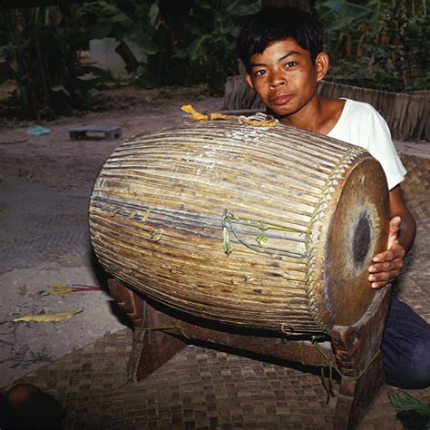 Tambour - samphor សំភោរ - Site de soundsofangkor