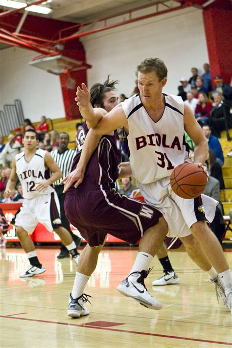 Biola men's basketball extends winning streak - The Chimes