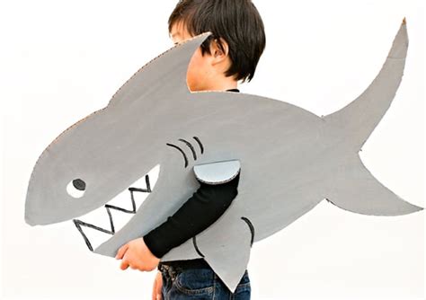 EASY SHARK CARDBOARD COSTUME FOR KIDS