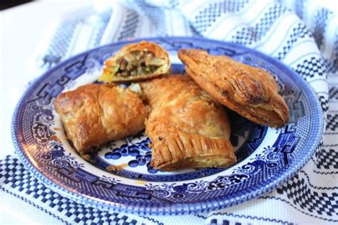 Beef Hand Pies in Puff Pastry Inspired by Chinese Dim Sum | Recipe | Hand pies, Yummy appetizers ...