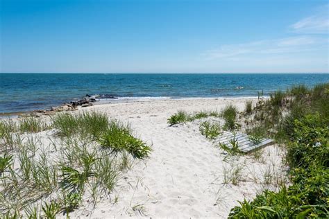 New 4 Bedroom 2 bath, sleeps 8 | HARWICH, MA | Vacation Cape Cod