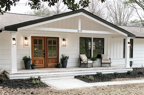 Simple and Beautiful Front Porch Decor - Beneath My Heart | Ranch house ...