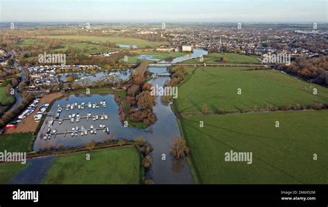 The River Great Ouse next to Jones Boatyard, with the Cambridgeshire ...