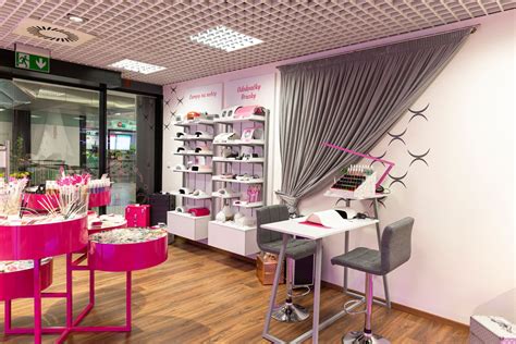 MORIS design: We designed a new body and nail care store concept