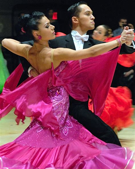 Guide to Argentine Tango for Ballroom Dancers – TangoForge