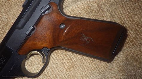 Browning Buckmark 22 Cal Pistol 5.5” includes Triple K Holster ,Gun Case