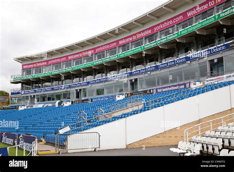 Headingley cricket ground hi-res stock photography and images - Alamy