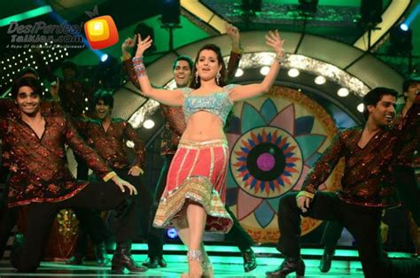 www.Bollywoodlies.Blogspot.In: Amisha Patel Awards Pic