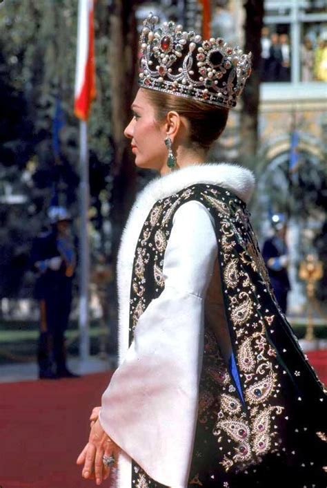 118 best images about Farah Diba on Pinterest | Royal families, Crown jewels and Royal jewels