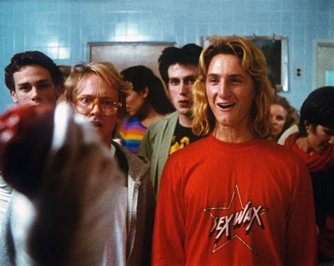 How to Translate Spicoli’s Slacker Look for a Hot Summer Weekend | Vogue