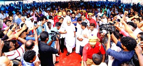 V S Achuthanandan during an election campaign