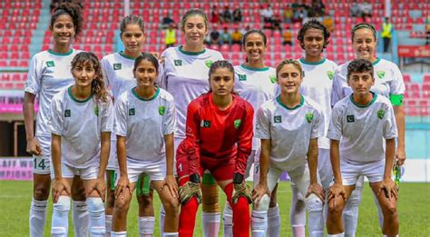 'Why are they wearing shorts?': Pakistan journalist asks women's football team coach, slammed ...