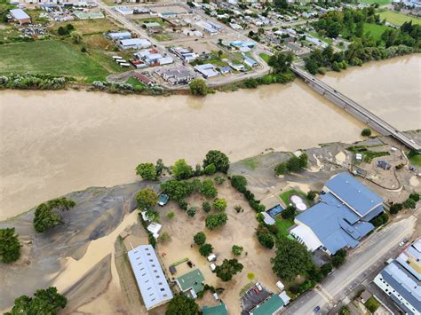 Heavy rains forecast for cyclone-hit areas of New Zealand | Reuters