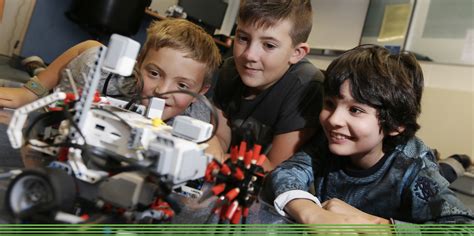 5 Reasons Why Kids Should Know Robotics