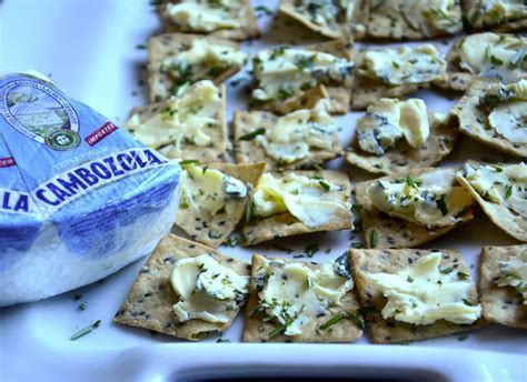 Cambozola Cheese and Crackers Recipe