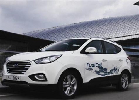 Hyundai ix35 Fuel Cell Photos and Specs. Photo: Hyundai ix35 Fuel Cell ...