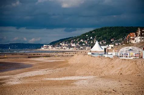 8 Best Beaches Close To Paris Ideal For a Day Trip or a Week End ...