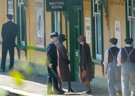 Downton Abbey film Christmas scenes at railway station | Celebrity News ...