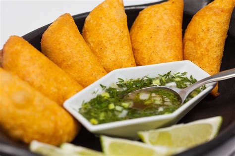 Colombian Food: 28 Traditional Dishes to Try - TopTravelVoyages