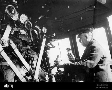 Locomotive engineer of the Reich railway, 1930 Stock Photo - Alamy