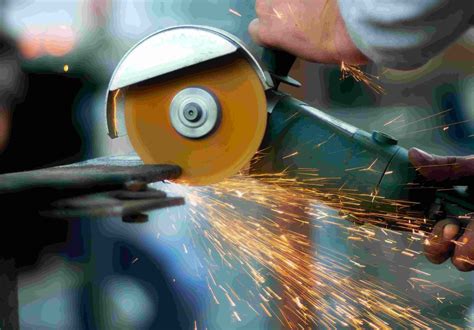 10 Types of Angle Grinder Accidents and How to Avoid Them