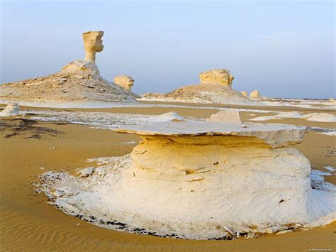 White Desert National Park, Egypt (with Map & Photos)