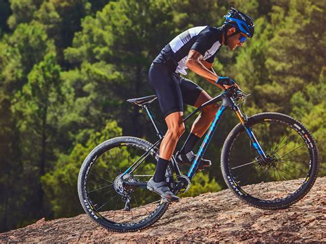 Mondraker teases Podium Carbon XC racer, alloy Dune & Foxy trail rides ...