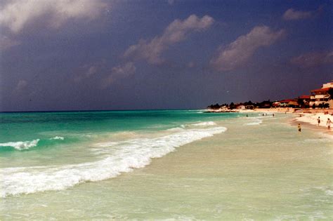 File:Playa del Carmen Beach.jpg - Wikimedia Commons