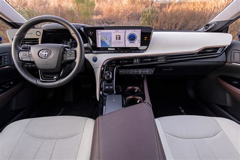 2021 Toyota Mirai first drive review: Like a hydrogen-powered Lexus - CNET