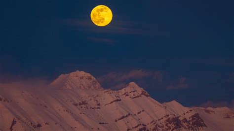 February full moon 2024: The Snow Moon rises as a 'mini-moon' | Space