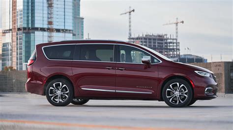 2021 Chrysler Pacifica AWD First Drive Review: Decisions, Decisions