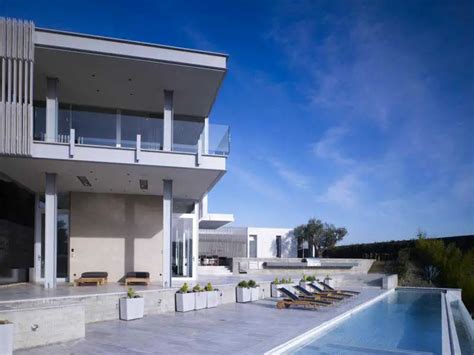 James Goldstein House in Beverly Hills, California - e-architect