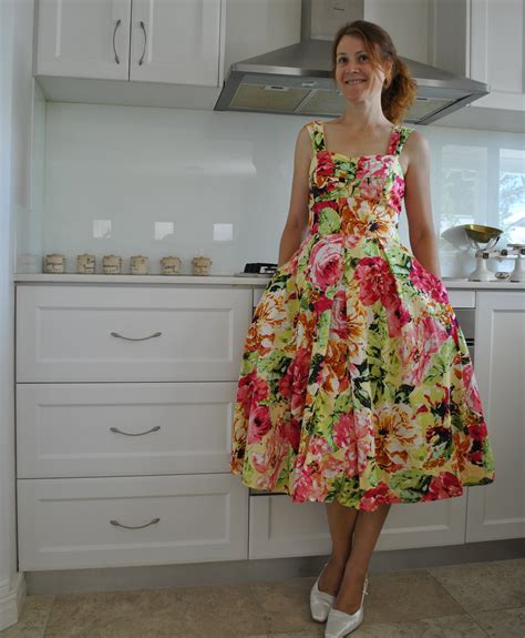 A very Stepford Wife – Sewing Projects | BurdaStyle.com