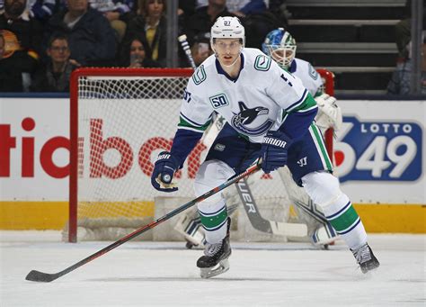 NHL Trade Rumors: Vancouver Canucks defenseman trade held up due to ...