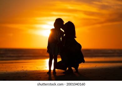 Mother Daughter Sunset Silhouette Stock Photo 2001040160 | Shutterstock