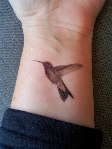 31 Hummingbird Wrist Tattoos Design