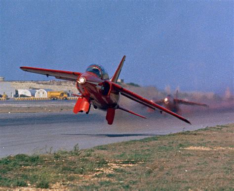 Red Arrows Folland Gnat does low level acrobatics [1034x900] : r ...