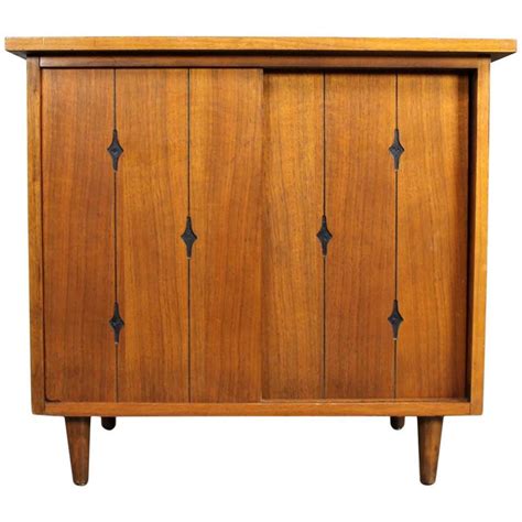 Walnut Mid-Century Modern Record Storage Cabinet at 1stDibs | stanley mid century china cabinet ...