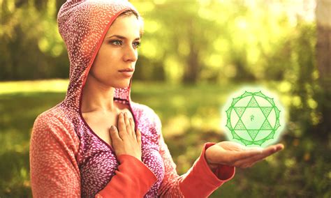 These Simple Techniques Will Help You To Heal Your Heart Chakra [VIDEO] - SOLANCHA