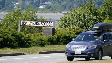 Borders with Canada, Mexico to remain closed through Aug. 21